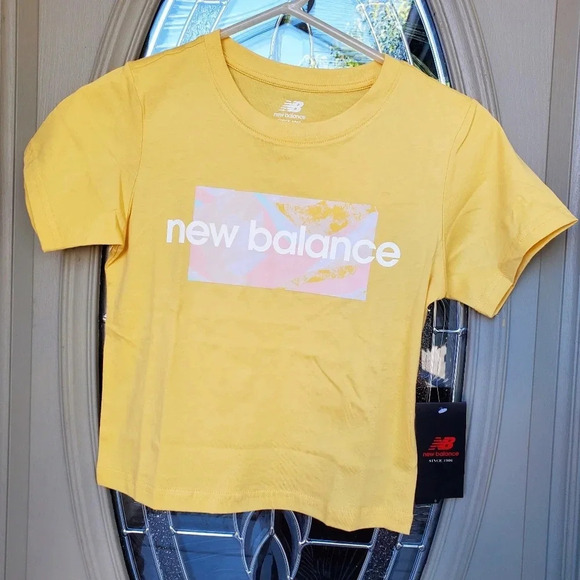 NEW BALANCE | Active Logo Graphic Cropped Tee in Yellow sz XS - Picture 3 of 6